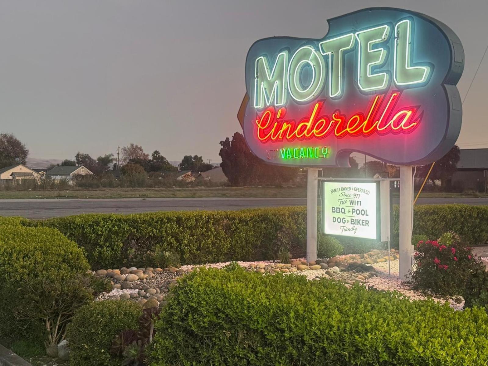 Cinderella Motel Hollister Zewnętrze zdjęcie